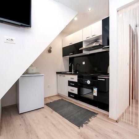 Studio Apartment Magic Ровинь Экстерьер фото