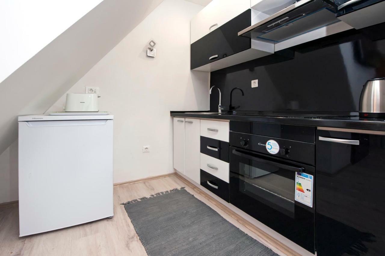 Studio Apartment Magic Ровинь Экстерьер фото
