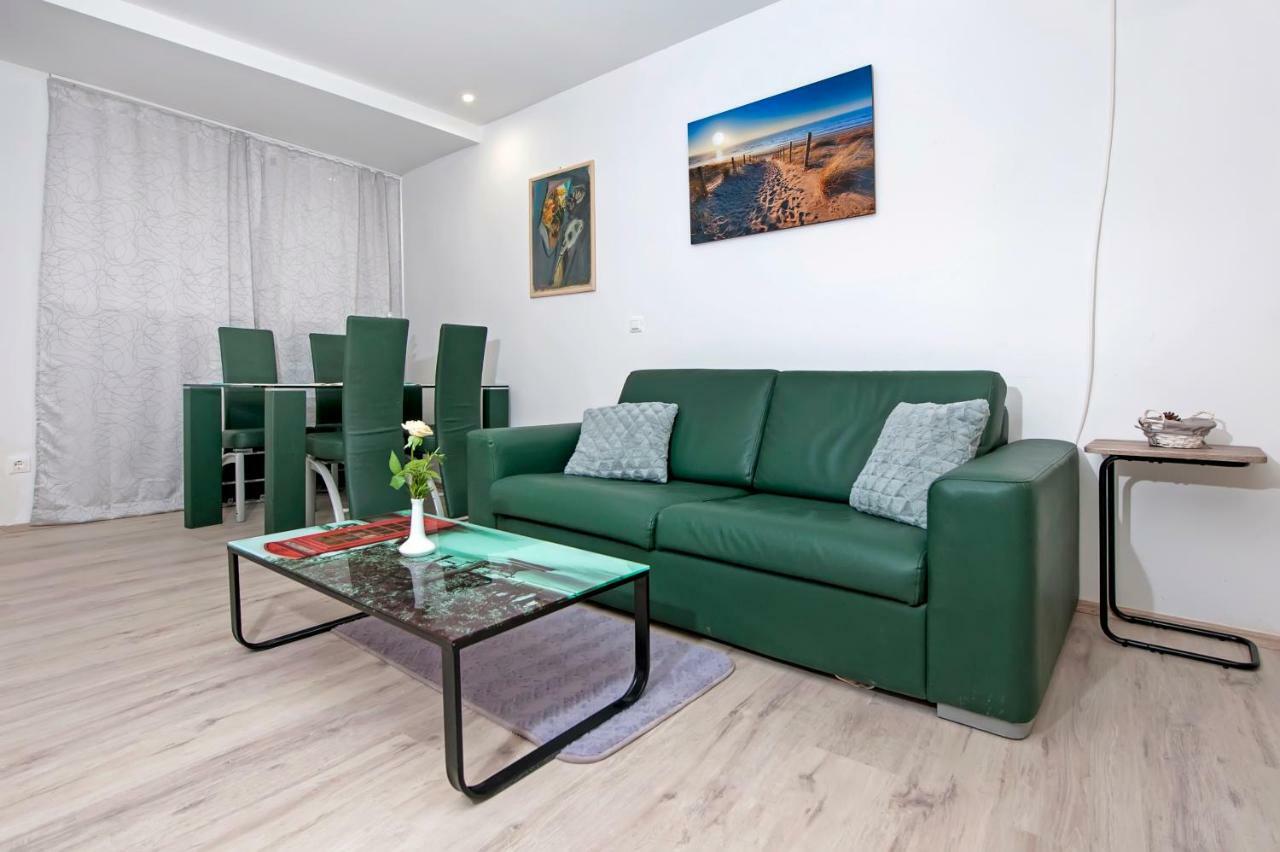 Studio Apartment Magic Ровинь Экстерьер фото