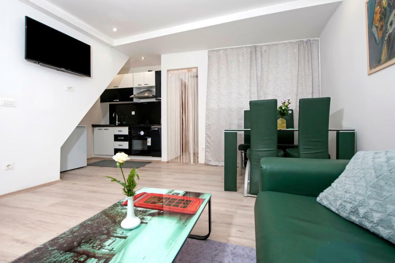 Studio Apartment Magic Ровинь Экстерьер фото